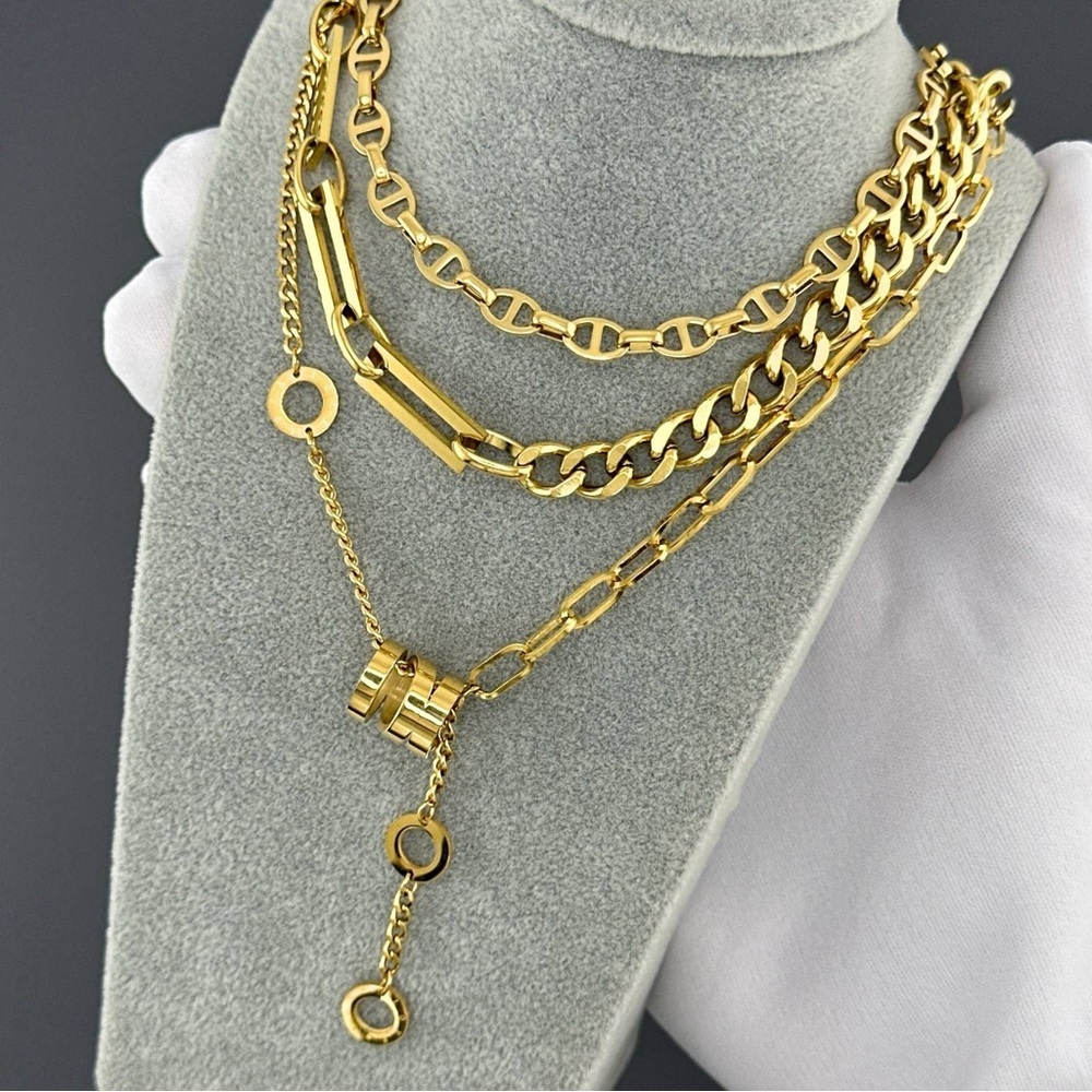 Chic  18K Gold Plated Link Necklace - Picture 2 of 4